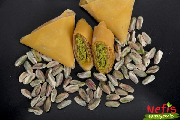 fruit pulp with pistachio  (Semse Antep Fıstıklı (muska)